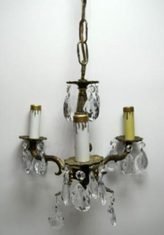 Image 1 of Lampadario antico piccolo in ottone e cristallo Hollywood Regency a 3 luci