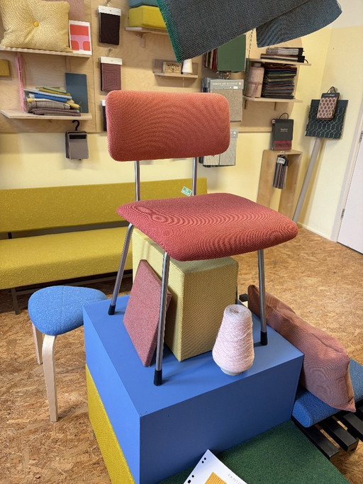 Gispen Eetkamerstoel nieuwe stoffering Roze!