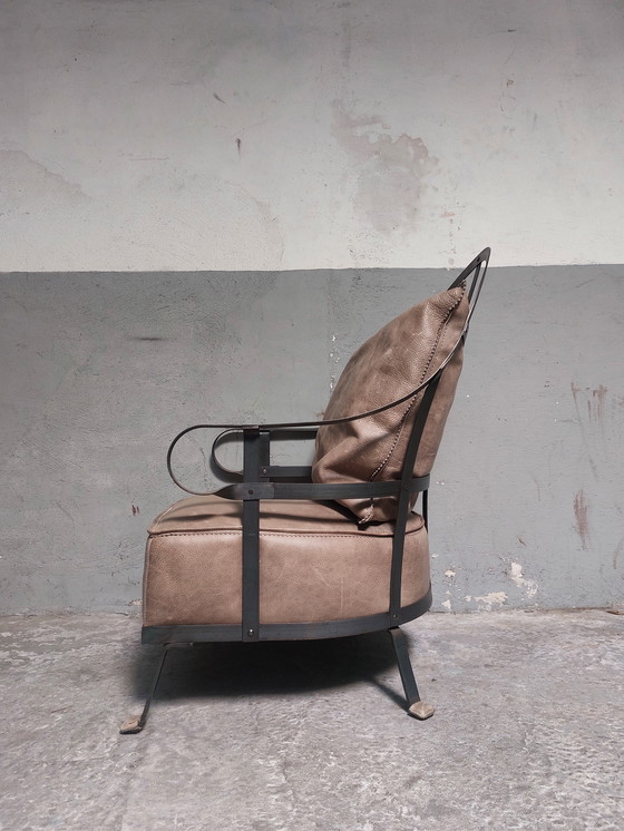 Image 1 of Poltrona in pelle con metallo