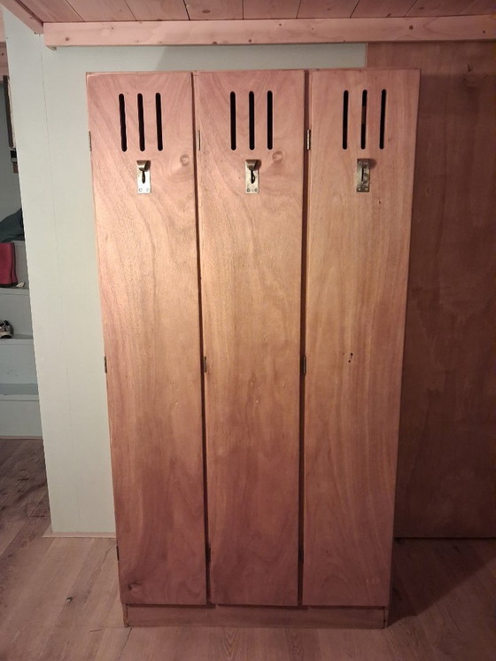 Image 1 of Armadietto in legno