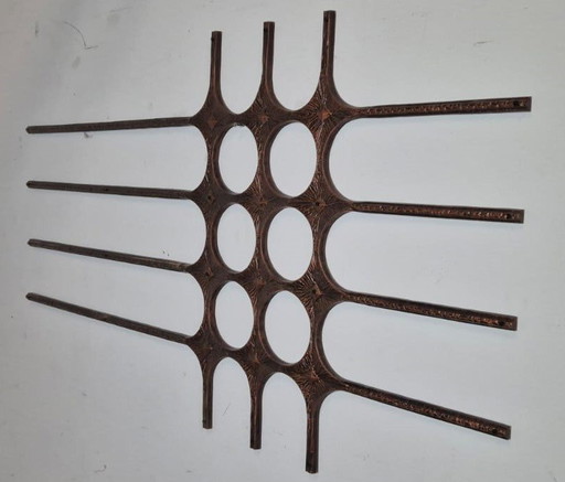 Escultura mural brutalista