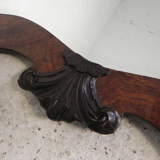 Image 1 of Miroir romantique avec verre poli dans un cadre en noyer, 1942