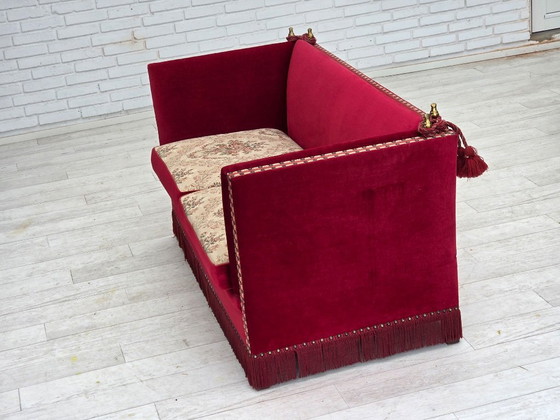 Image 1 of Divano danese "spagnolo" degli anni '70, rivestimento in velluto, gambe in legno di frassino.