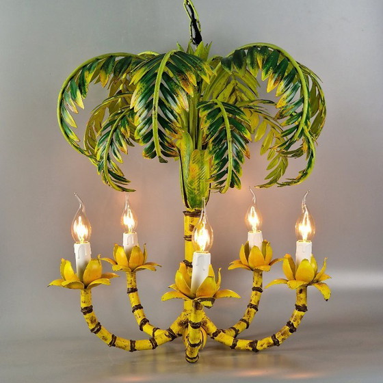 Image 1 of Vintage kroonluchter in palmboomstijl – faux bamboe, metaal, 5 armen – tropisch Hollywood Regency design