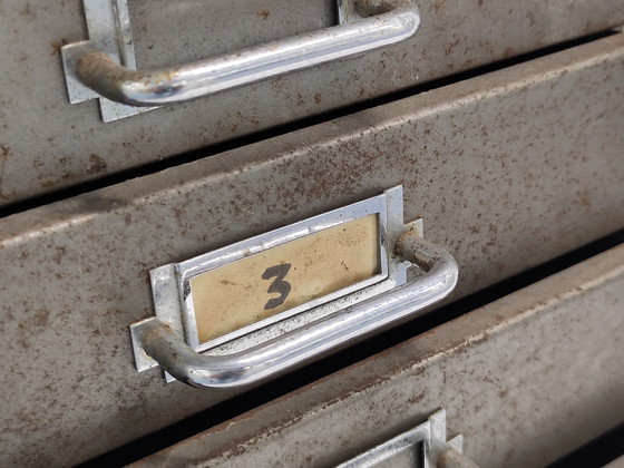 Image 1 of Mobiletto vintage in metallo con 15 cassetti