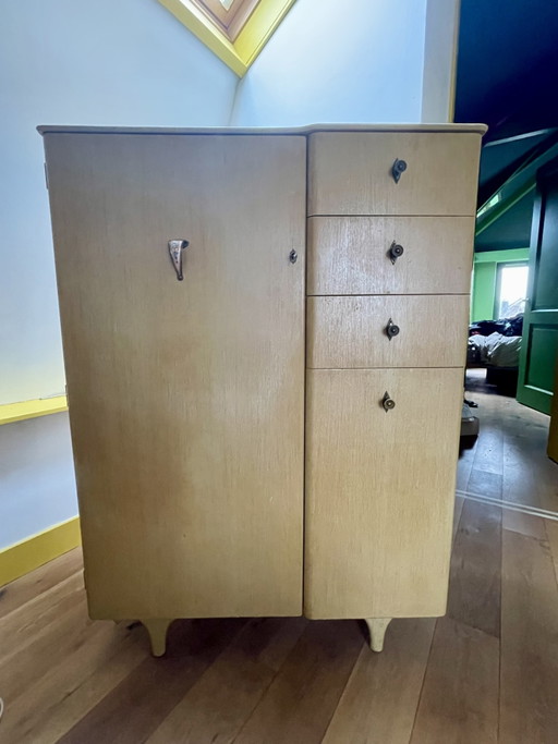 Impresionante par de armario y mueble alto de mediados de siglo