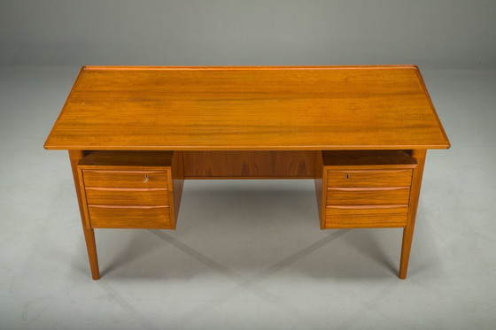 Image 1 of Dänischer Teakholz-Schreibtisch von Peter Lovig Nielsen für Hedensted Mobelfabrik, 1964