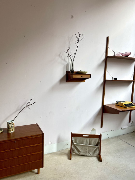 Image 1 of Vintage wandsysteem in de stijl van het Cadovius Royal System - Deens vintage - teak fineer