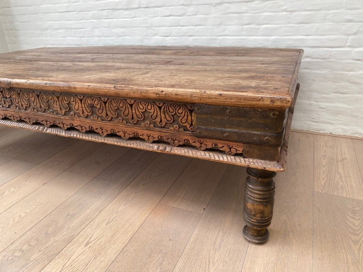 Indiase lage salontafel/chowki