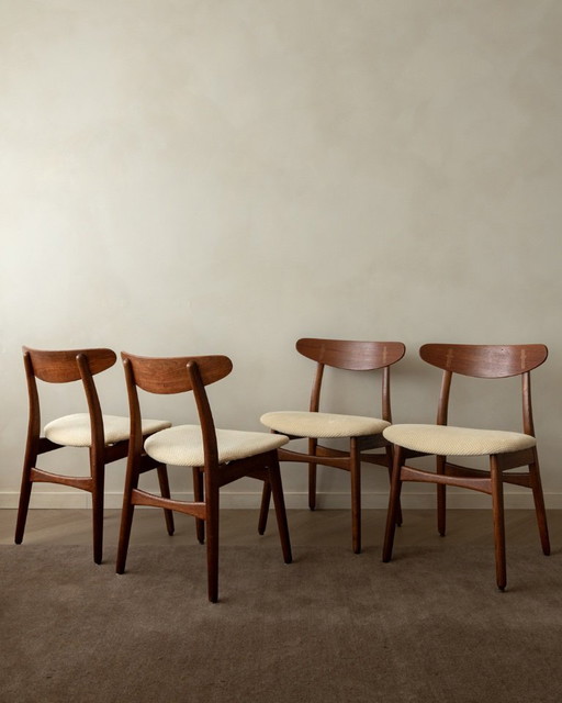 Set van 4 CH30 eetkamerstoelen van Hans J. Wegner voor Carl Hansen & Søn