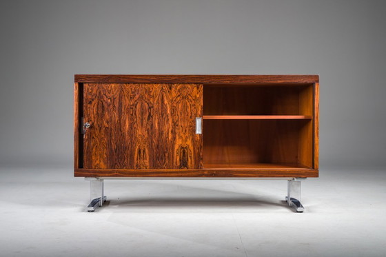 Image 1 of  Credenza di metà secolo in legno impiallacciato Palisander con gambe cromate, 1960