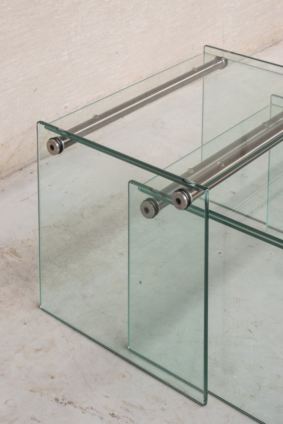 Image 1 of Tables gigognes en verre des années 1970