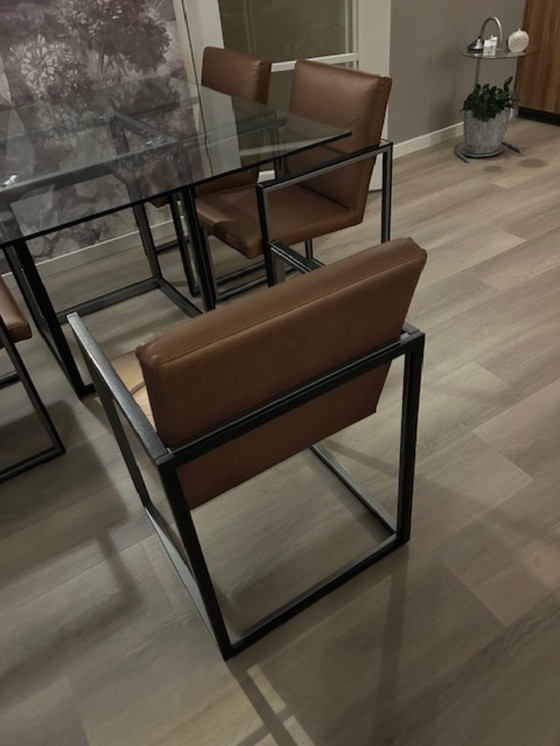 Image 1 of Very nice Leo Lux dining table and 4 chairs