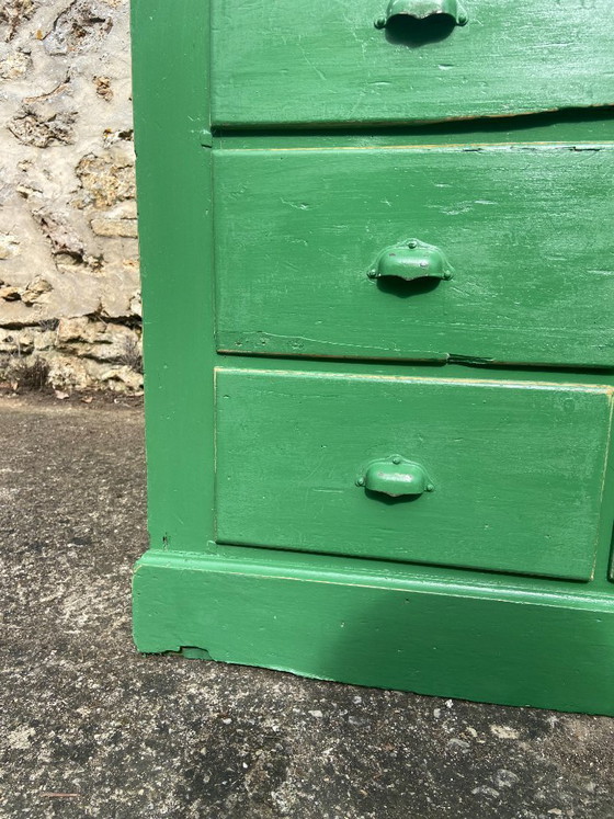 Image 1 of Antiker Schrank aus einem Eisenwarenladen
