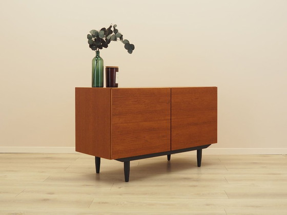 Dänischer Teakholzschrank auf konischen Beinen, skandinavisch modern der 1960er Jahre – Buffetschränke, Wood (photo 5 of 14)