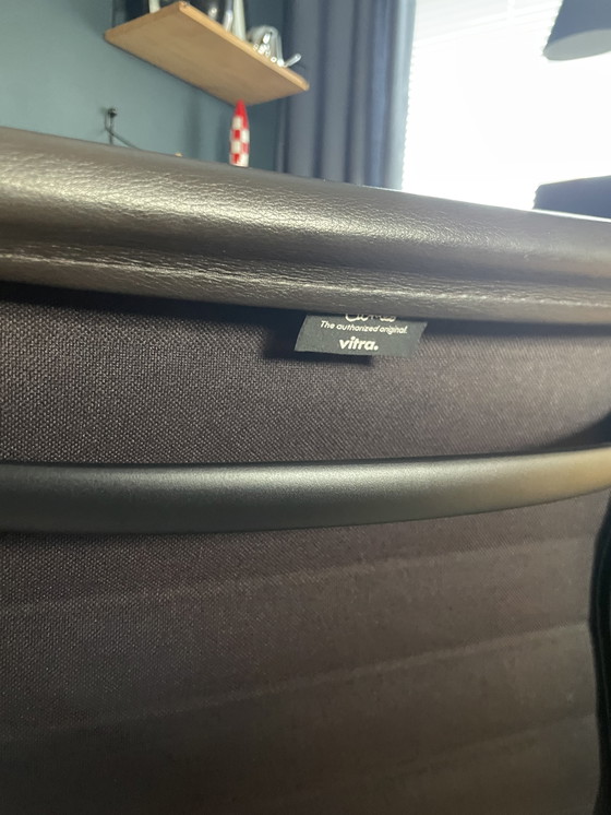 Image 1 of Vitra eames bureaustoel EA118
