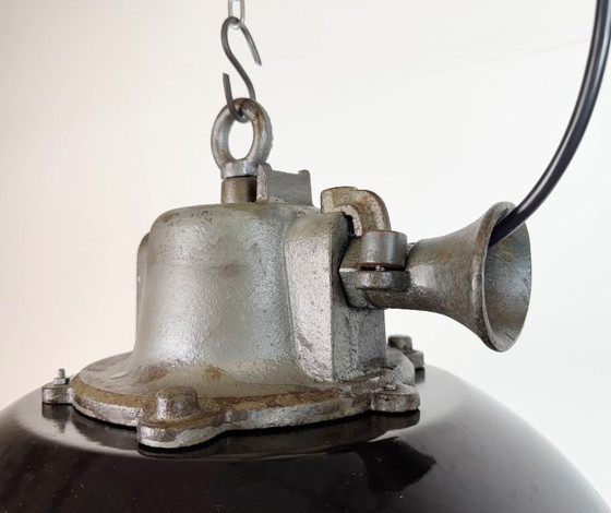 Image 1 of Industrielle Käfig-Hängelampe aus schwarzem Emaille und Gusseisen, 1960er