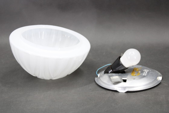 Image 1 of 1970 Paar wandlampen in melkglas, Tsjecho-Slowakije