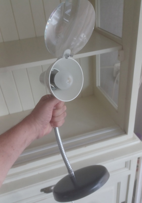 Vintage Big Eye Lamp USA Magnifying Lamp with Bendable Neck – Desk lamps, Metal, Plastic (photo 6 of 6)