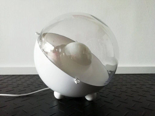 Orion vloerlamp Koziol in ruimtetijdperk-stijl
