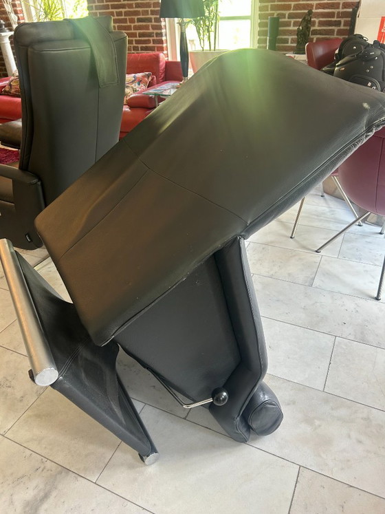 Rolf Benz 6500 Fauteuil Zwart Leer – Draaistoelen, rvs (photo 4 of 5)