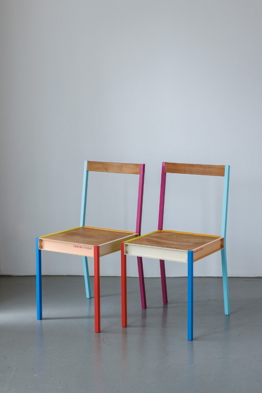 Ensemble de meubles modernes - table et chaises, design simple et chic par Klaus Ebbers