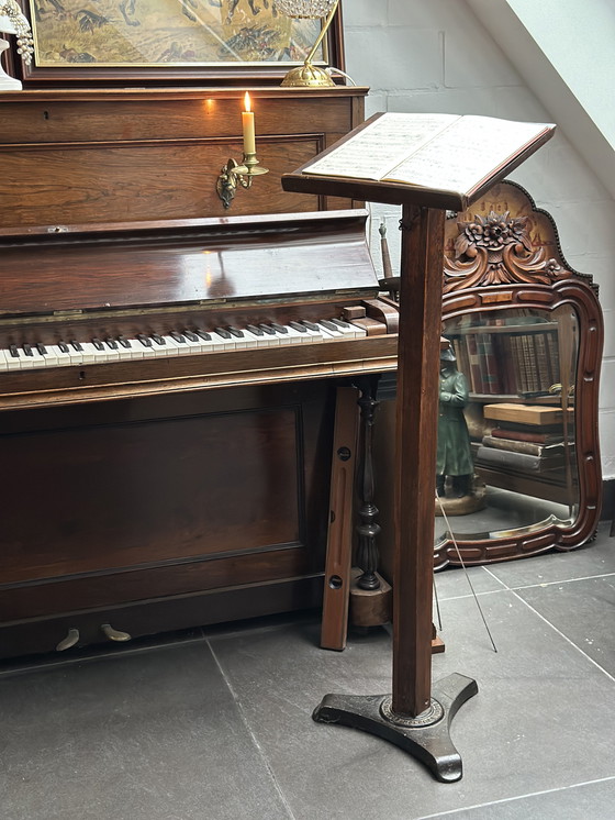 Image 1 of Leggio in rovere antico e ghisa – Leggio architettonico senza tempo