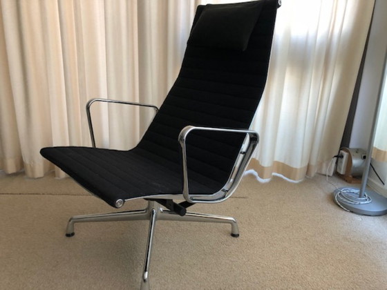Image 1 of Vitra EA124 lounge chair