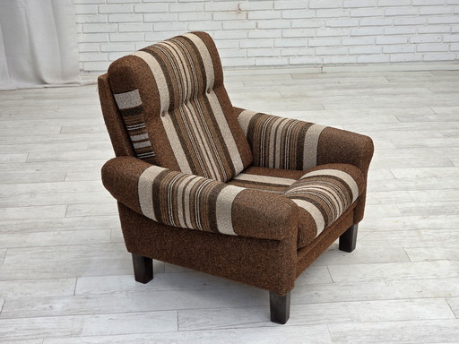 1970, Deense clubfauteuil, originele wollen bekleding, zeer goede staat.