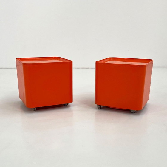 Orange Dime Side Table on Wheels by Marcello Siard for Longato, 1970s – Plastic (photo 2 of 8)