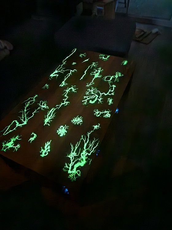 Image 1 of Glow Salontafel Bliksem Patronen - Kleurrijke Epoxy -ligtenberg burning