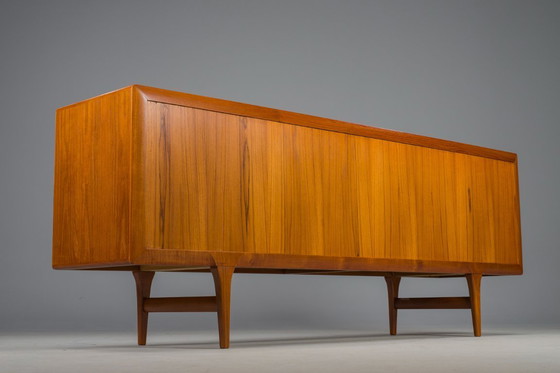Image 1 of Buffet en teck par Ib Kofod-Larsen pour Faarup Møbelfabrik, 1960s