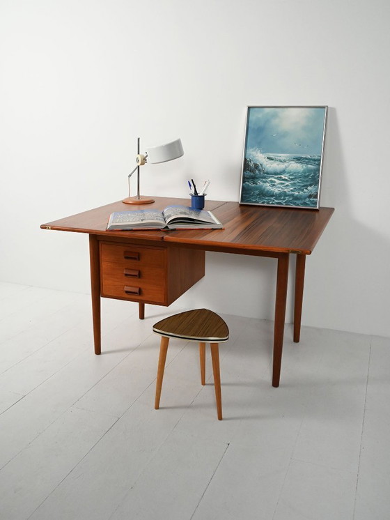 Image 1 of Scrivania vintage scandinava in teak con piano ribaltabile