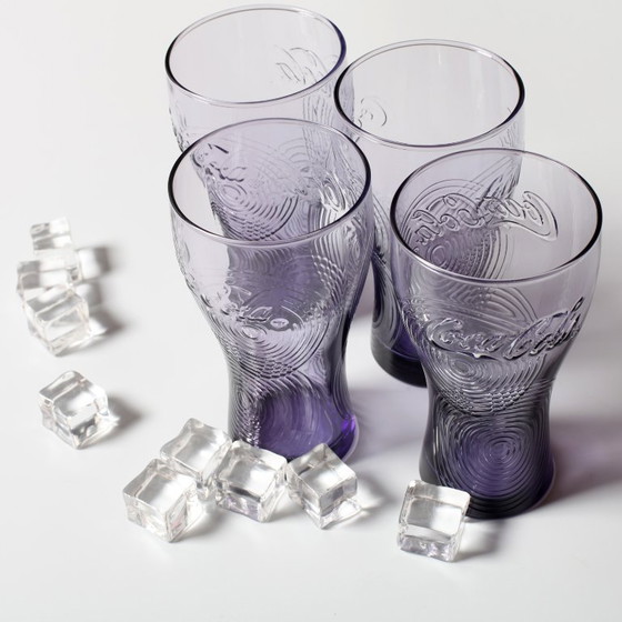 Set mit 4 lila Coca-Cola-Gläsern, entworfen für McDonald's / Luminarc / Frankreich – Gläser & Karaffe, Glass (photo 6 of 7)