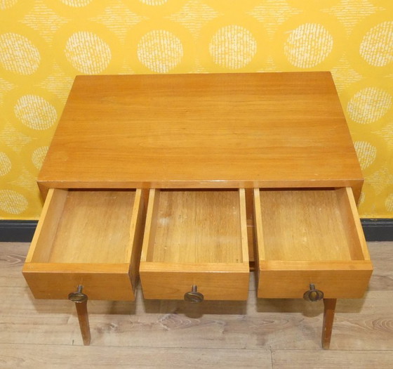 Image 1 of Cassettiera per cucito anni '60 mobili da corridoio metà secolo anni '60 mobile retro vintage cassettiera per cucito