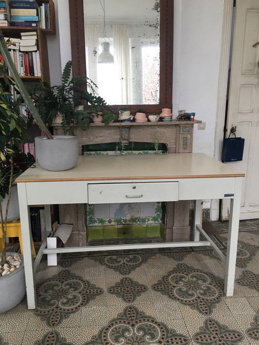 Grand bureau industriel