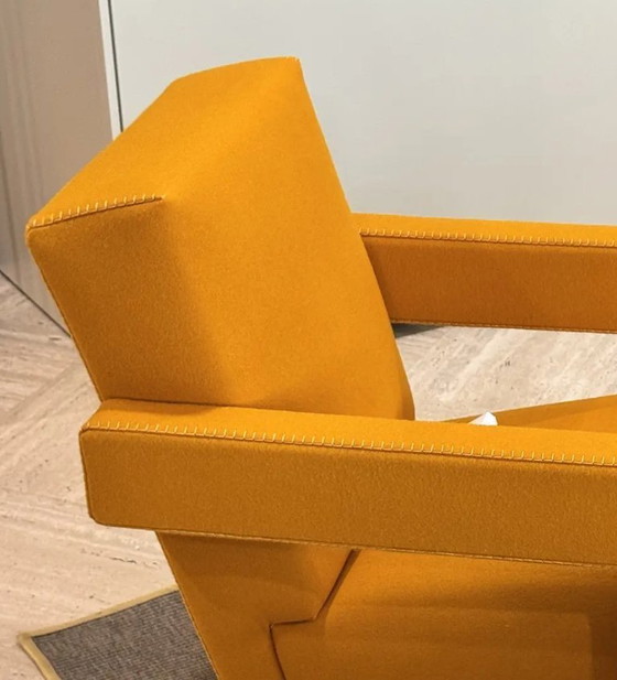 Image 1 of Sillón CASSINA 637 Utrecht (NUEVO, SIN USAR) en lana Kvdrat color amarillo azafrán