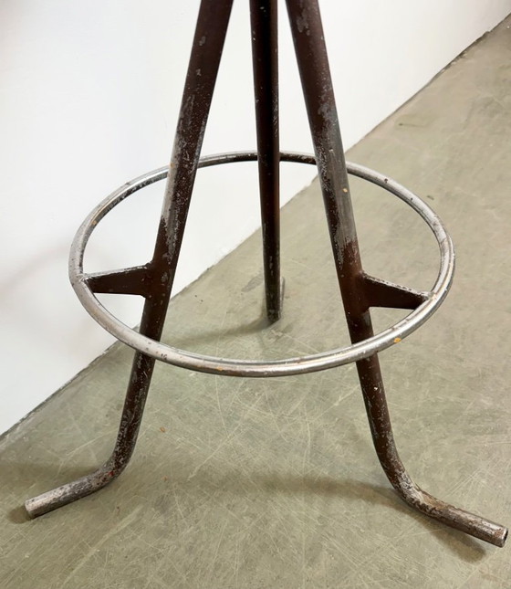 Image 1 of Grijze industriële werkplaatskruk, jaren 60