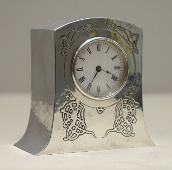 Image 1 of Orologio da carrozza in miniatura Liberty's London 1915 in argento sterling massiccio, stile Tudric Feel