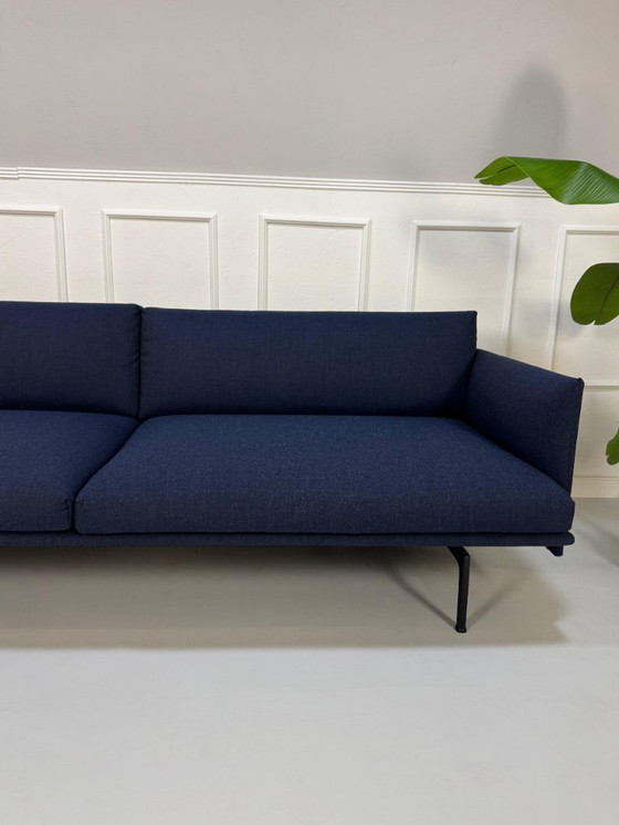 Image 1 of Muuto Modello Outline Divano 3 posti in tessuto blu scuro Divano di design