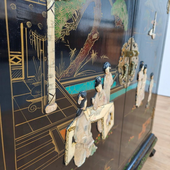 Image 1 of Vintage Antique Chinese bridal cabinet sideboard Chinoiserie cabinet
