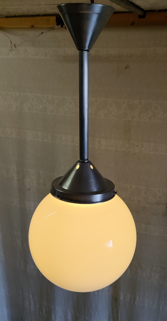 Art Deco XL hanglamp met opalen bol, 25 cm diameter - midden 20e eeuw – Hanglampen, Glass (photo 3 of 9)