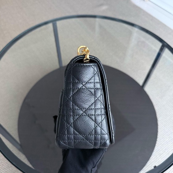 Image 1 of DIOR CARO MEDIUM - CANNAGE KALFSLEER MET NERF, ZWART, GOUDEN BESLAG