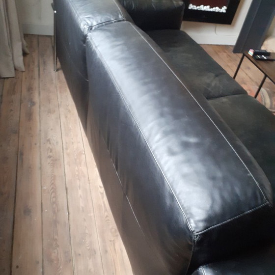 Image 1 of Divano in pelle nera Natuzzi