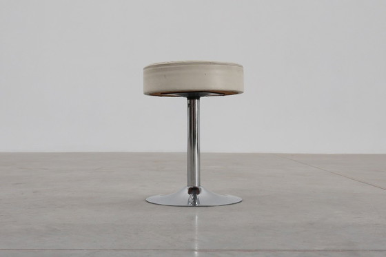 Image 1 of Vintage Mid-century design stool in chrome with white leather seat, 1970s