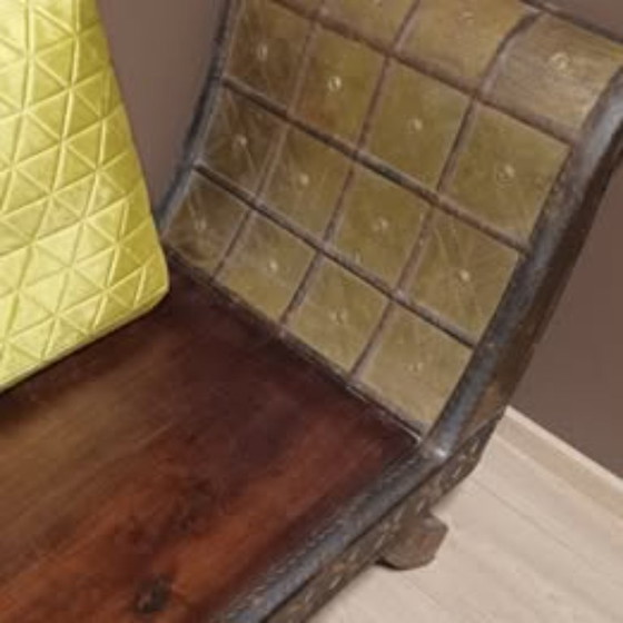 Banc en bois foncé avec incrustations et coussins jaunes, Métal, Marron, Rustic (photo 4 sur 5)