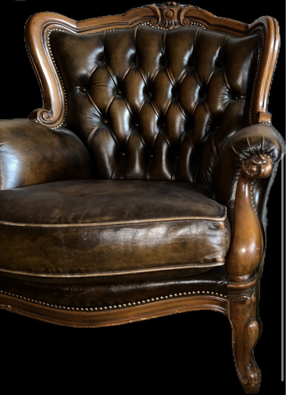 2 Poltrone Chesterfield Barocche in pelle – Legno (photo 6 of 12)