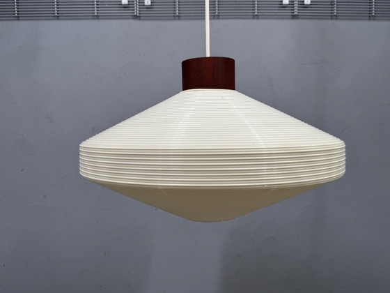 Image 1 of Lampada a sospensione vintage con dettagli in legno