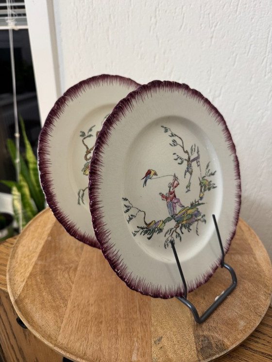 Image 1 of Set of 2 vintage tops: Wedgwood "A 4627 Ferrat Moustiers" Chinese Style rim