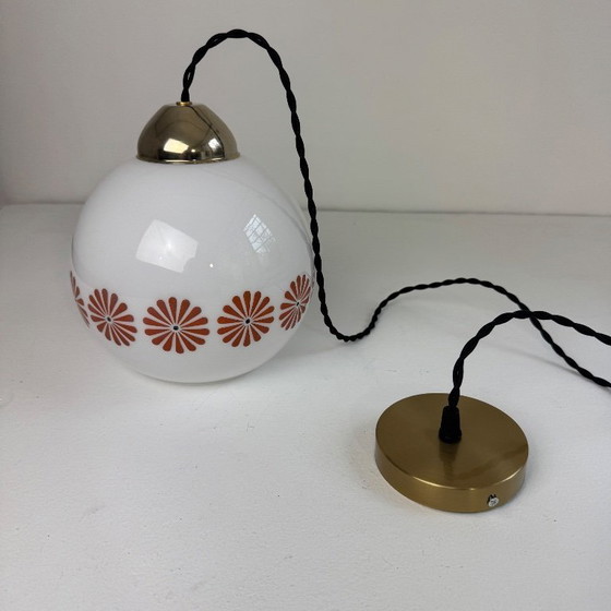Image 1 of Vintage hanglampen van opaalglas uit de jaren 70